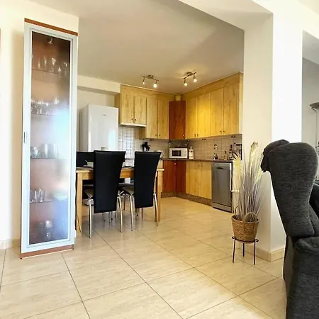 Apartment Comfortable 2 Bed In