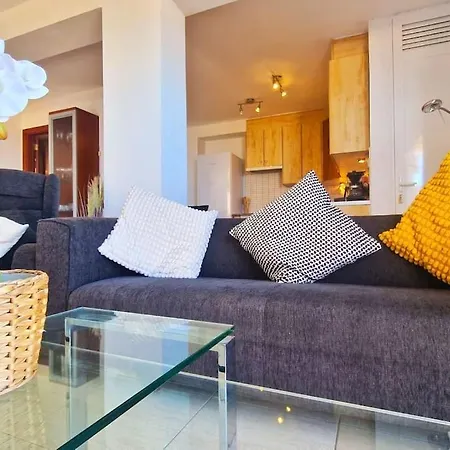 Apartment Comfortable 2 Bed In