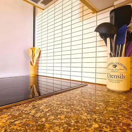 Comfortable 2 Bed In Appartamento *