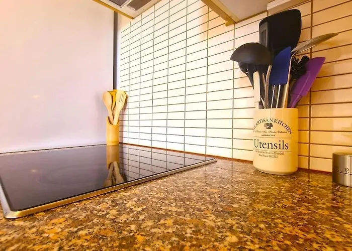 Comfortable 2 Bed In شقة *